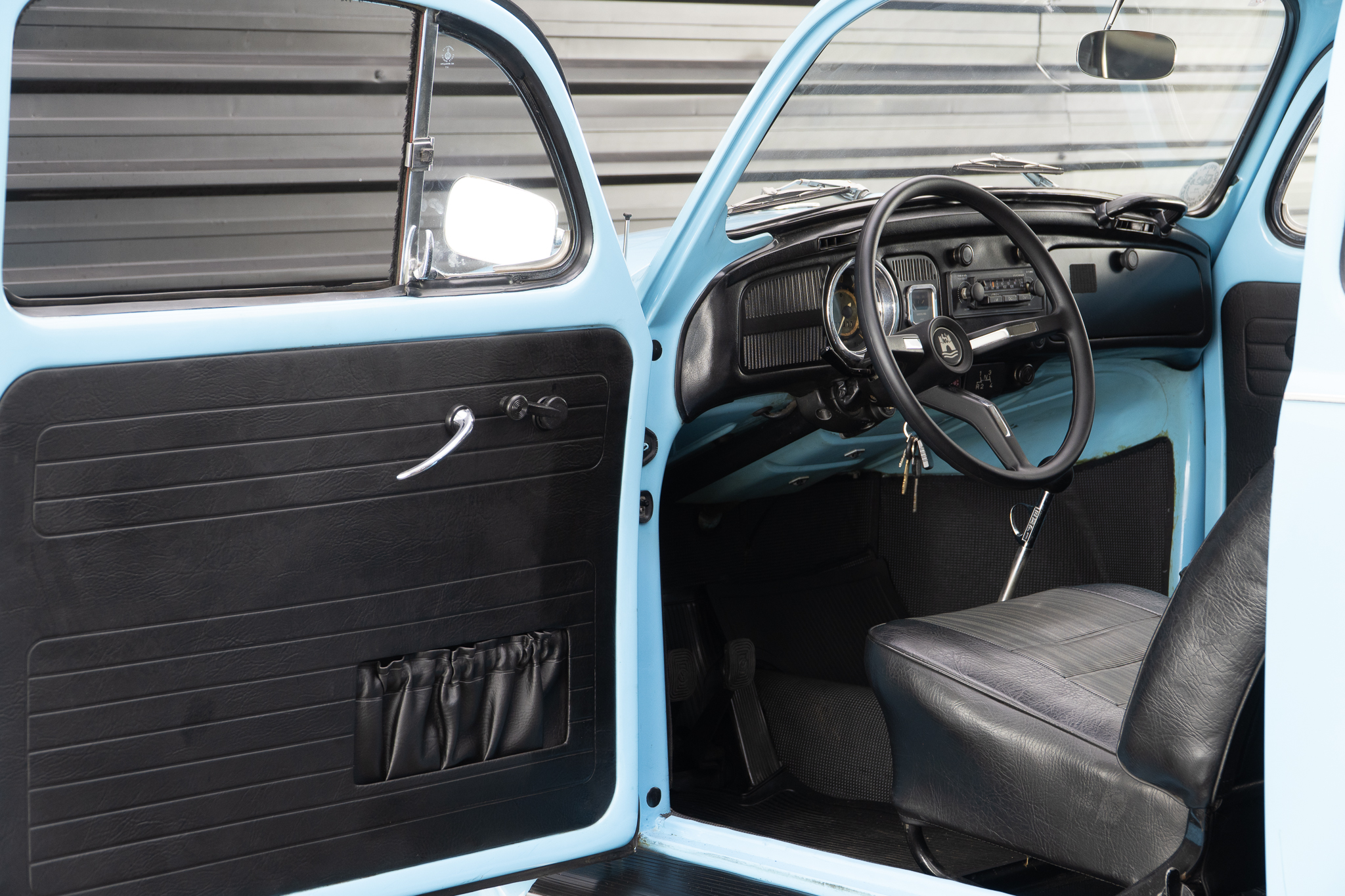 1974 Volkswagen Fusca 1500 azul a venda for sale the garage