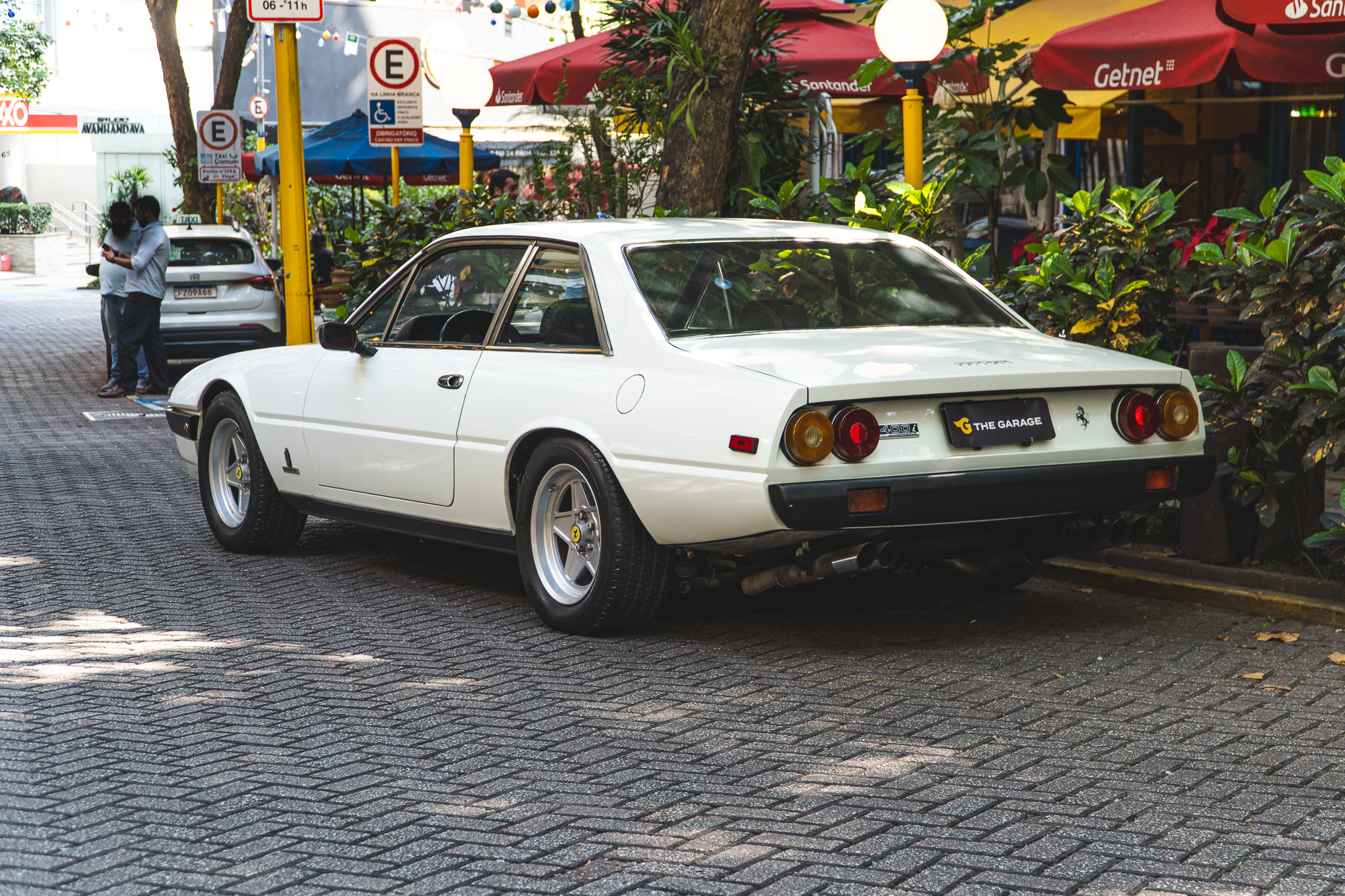 1984 Ferrari 400i GT Coupe a venda for sale the garage