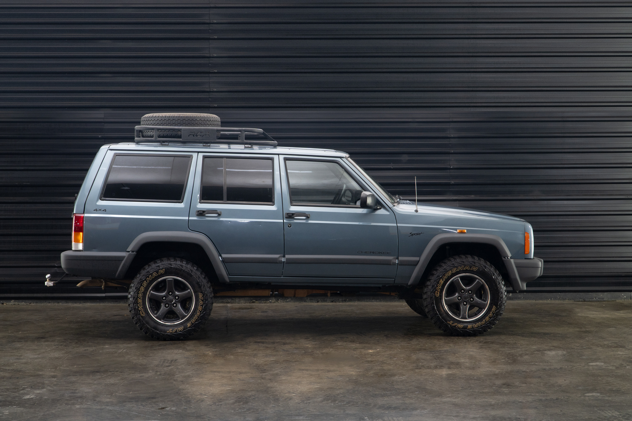 1998 Jeep Cherokee Sport 4.0 4X4 a venda for sale the garage