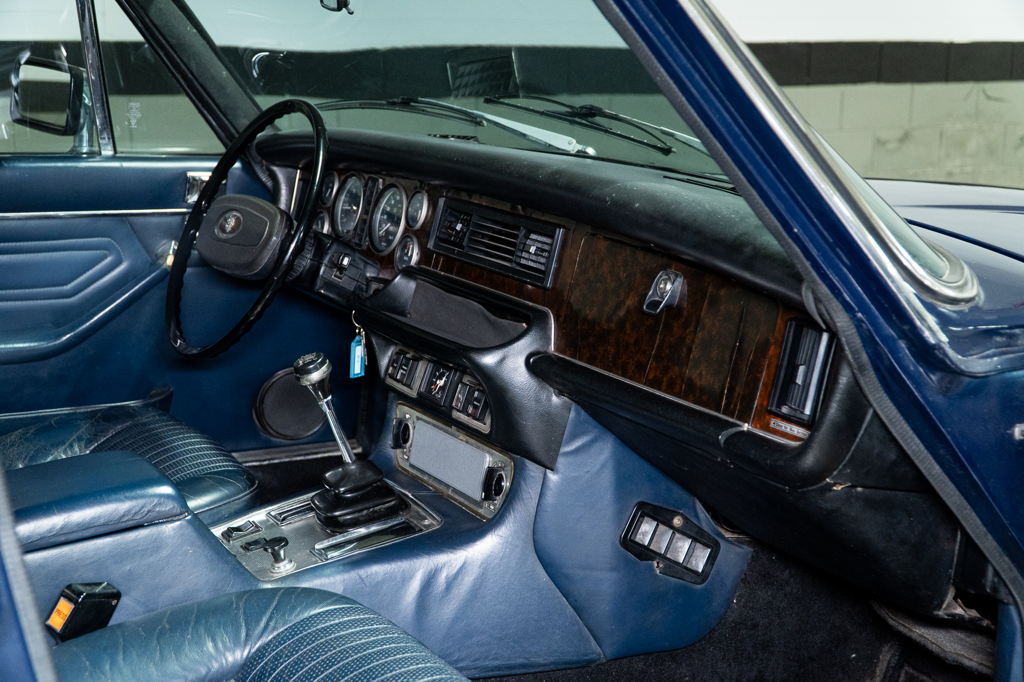 1975 Jaguar XJ6 4.2 painel