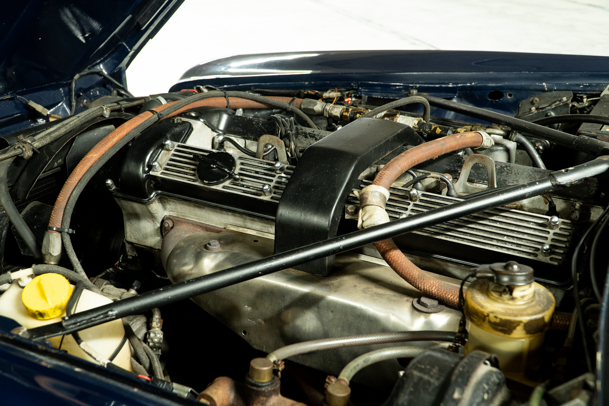 1975 Jaguar XJ6 4.2 motor