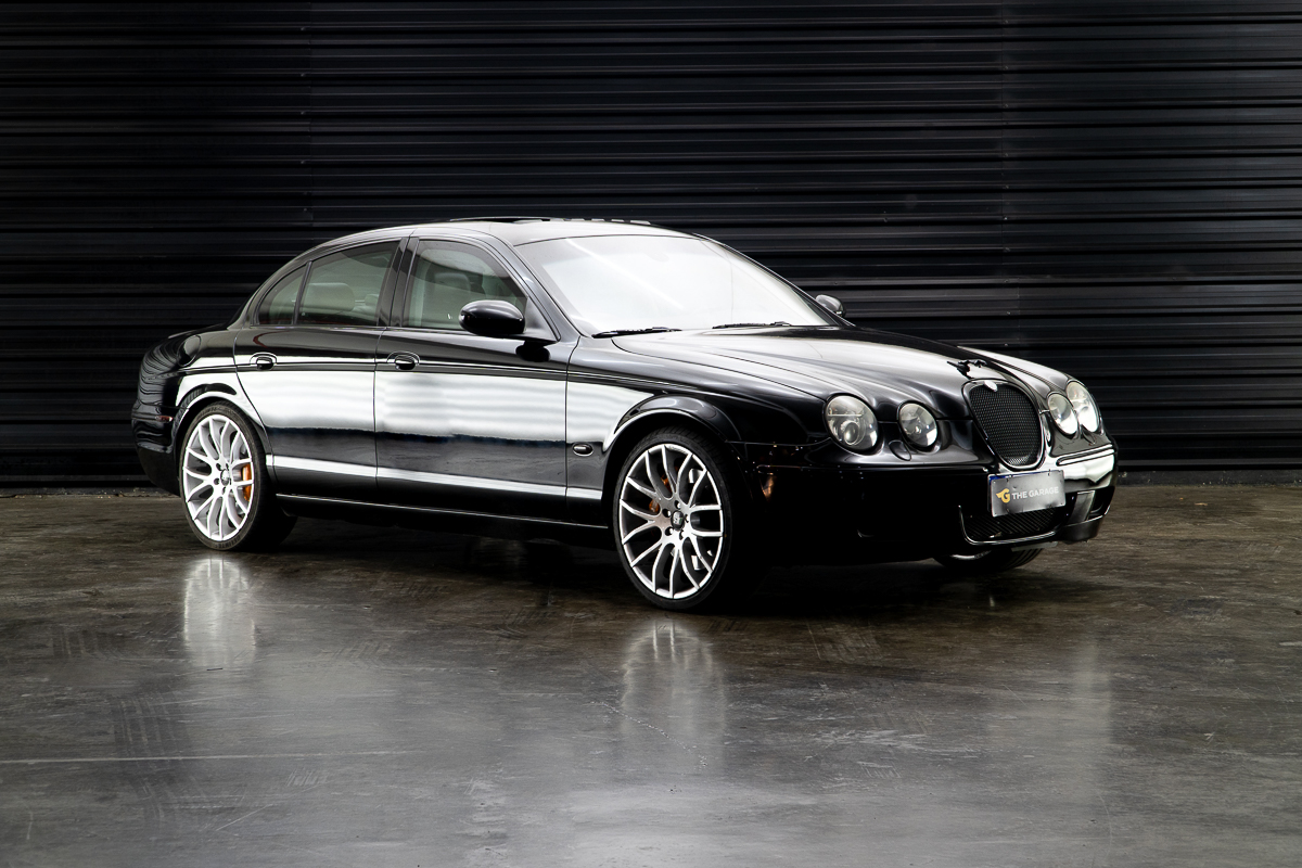 2005 Jaguar S-Type R a venda for sale the garage (5 of 25)