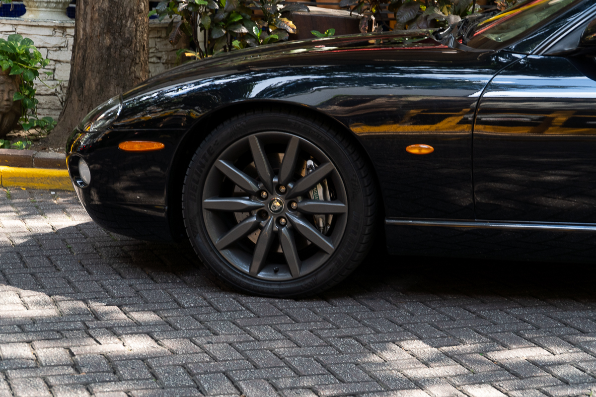 2005 Jaguar XKR coupe a venda for sale the garage