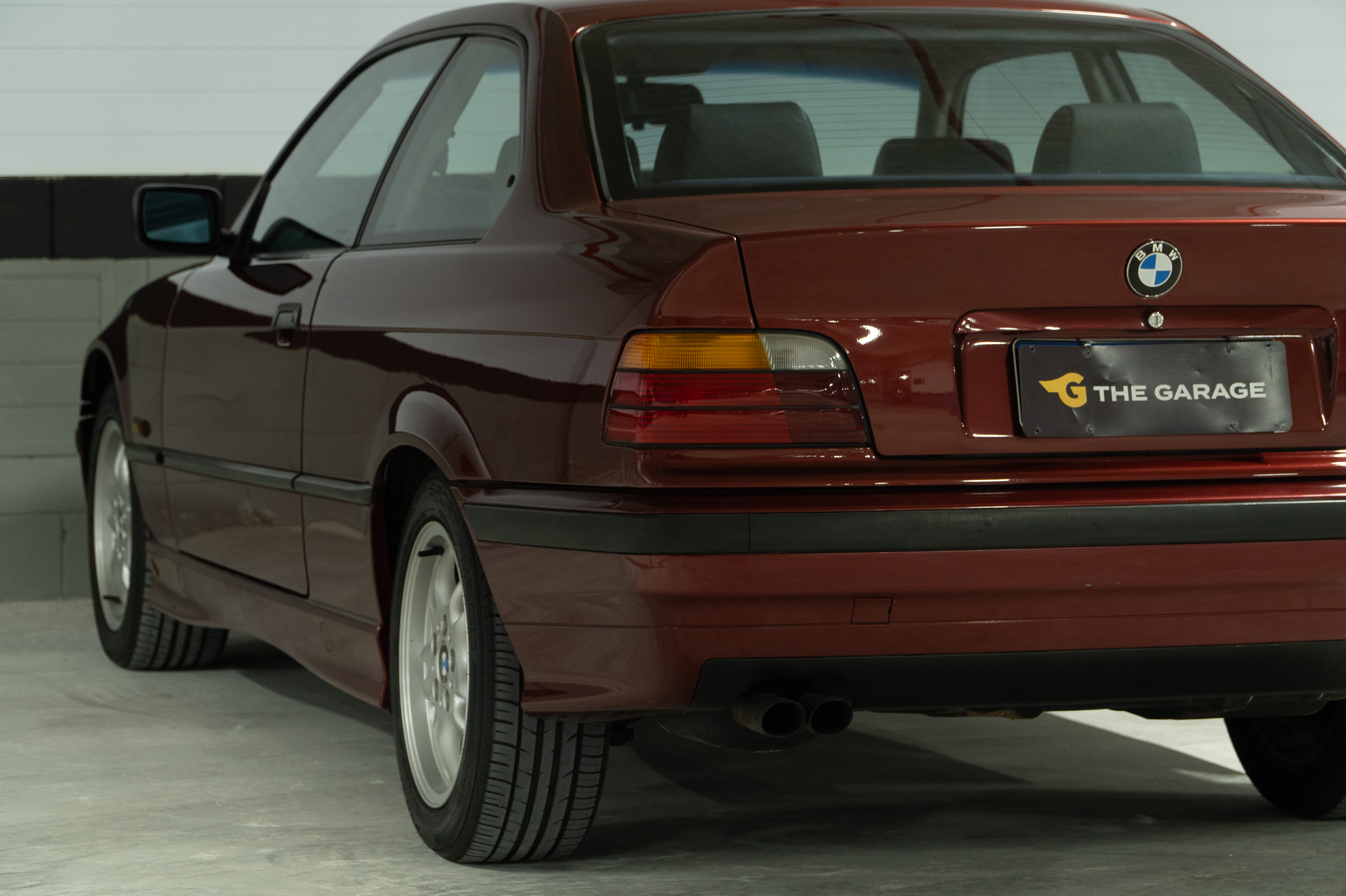 1996 BMW 328i traseira