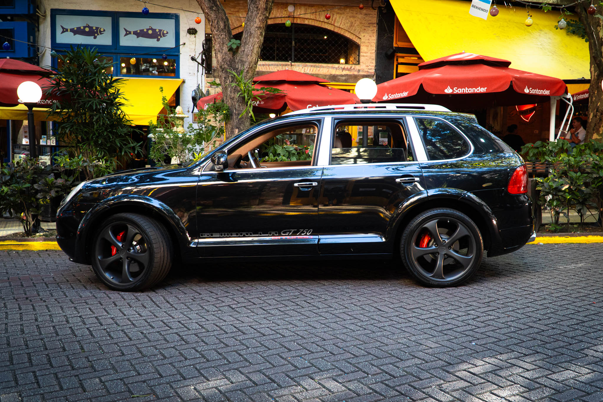 2006 Porsche Cayenne Gemballa GT 750 Biturbo a venda the garage for sale-36