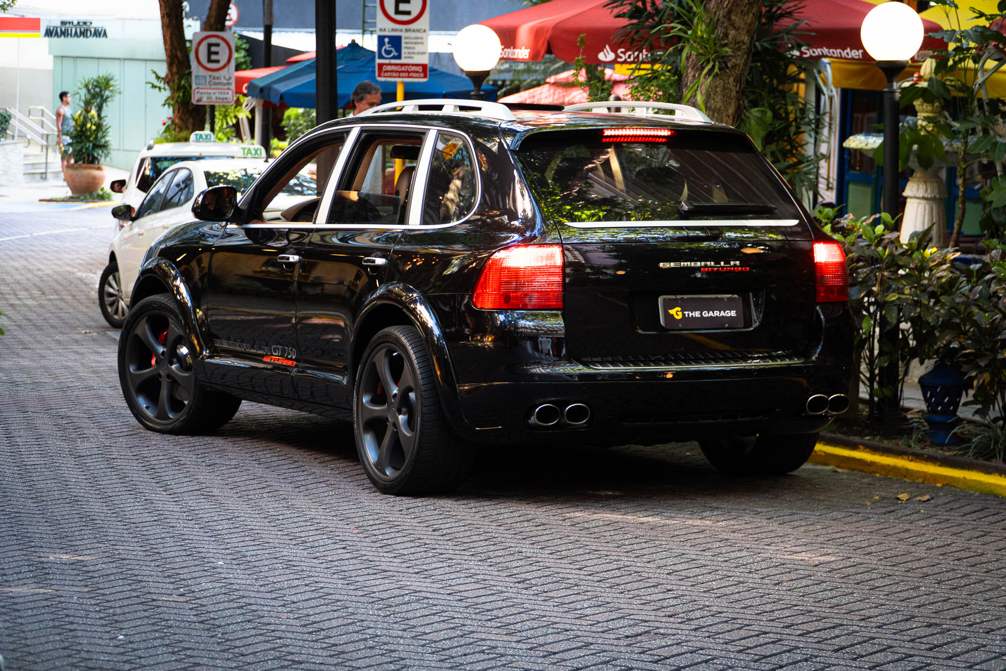 2006 Porsche Cayenne Gemballa GT 750 Biturbo a venda the garage for sale-36