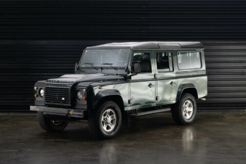 2010-Land-Rover-Defender-110-venda-the-garage-for-sale--24