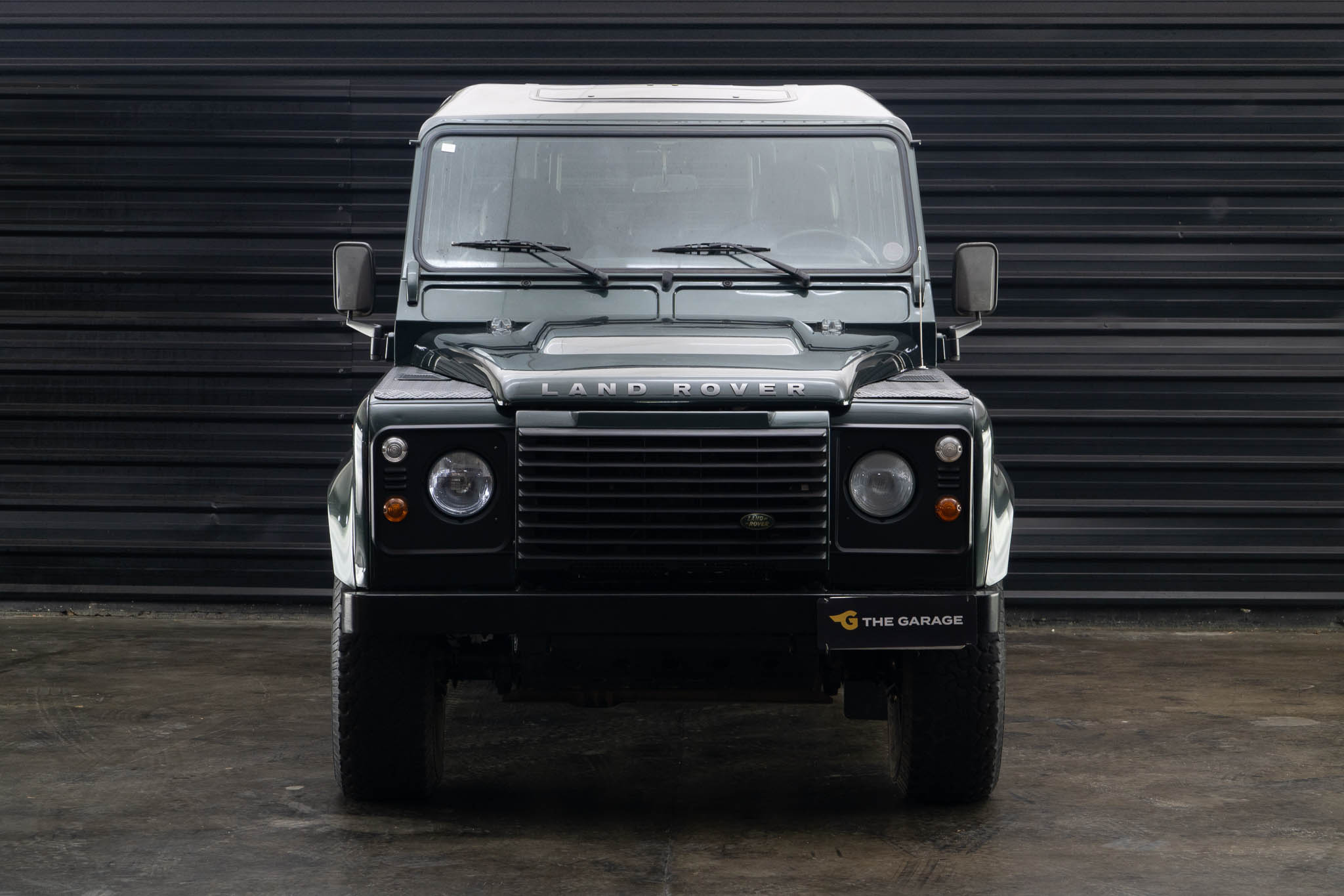 2010-Land-Rover-Defender-110-venda-the-garage-for-sale--24