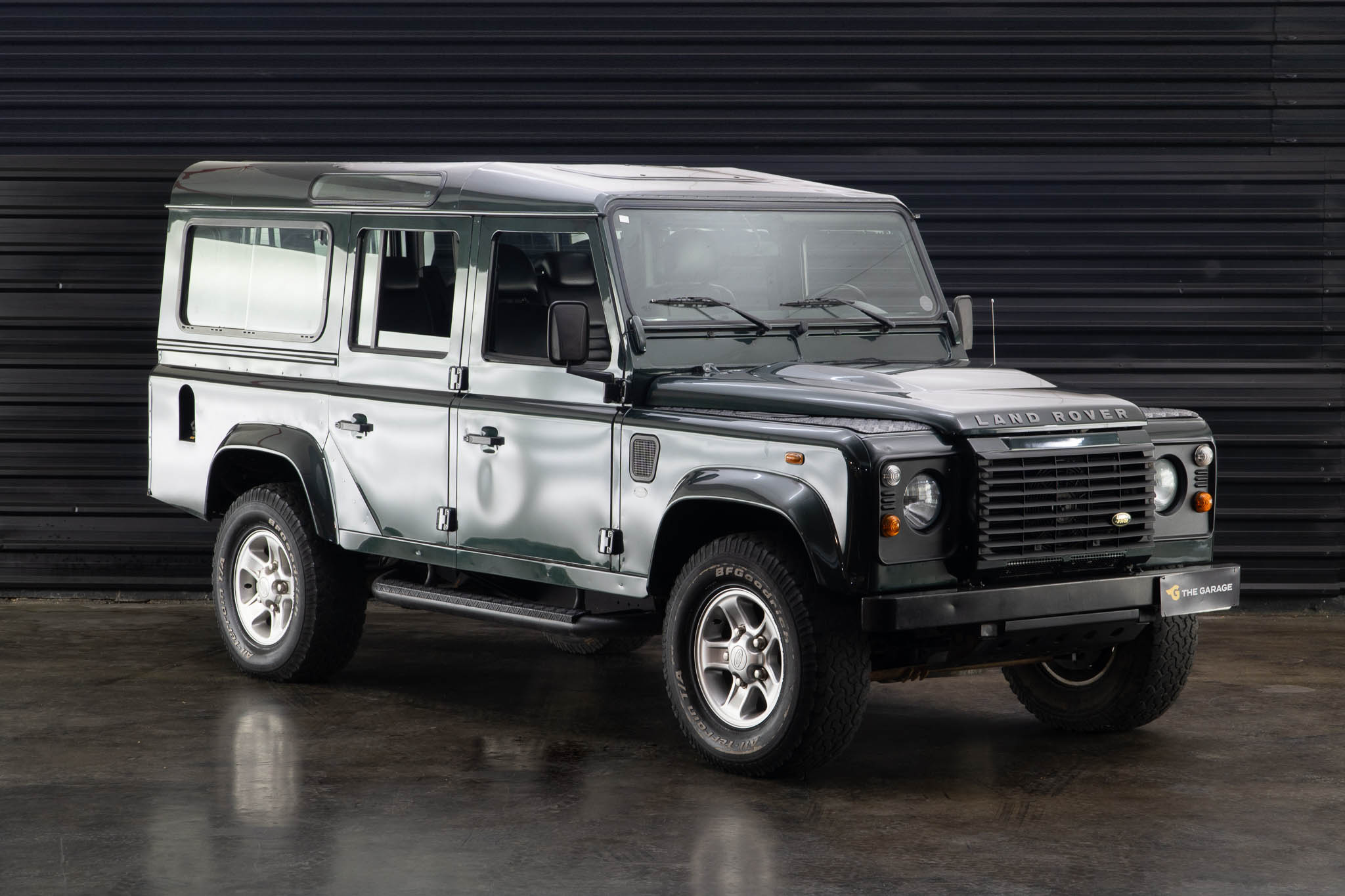 2010-Land-Rover-Defender-110-venda-the-garage-for-sale--24