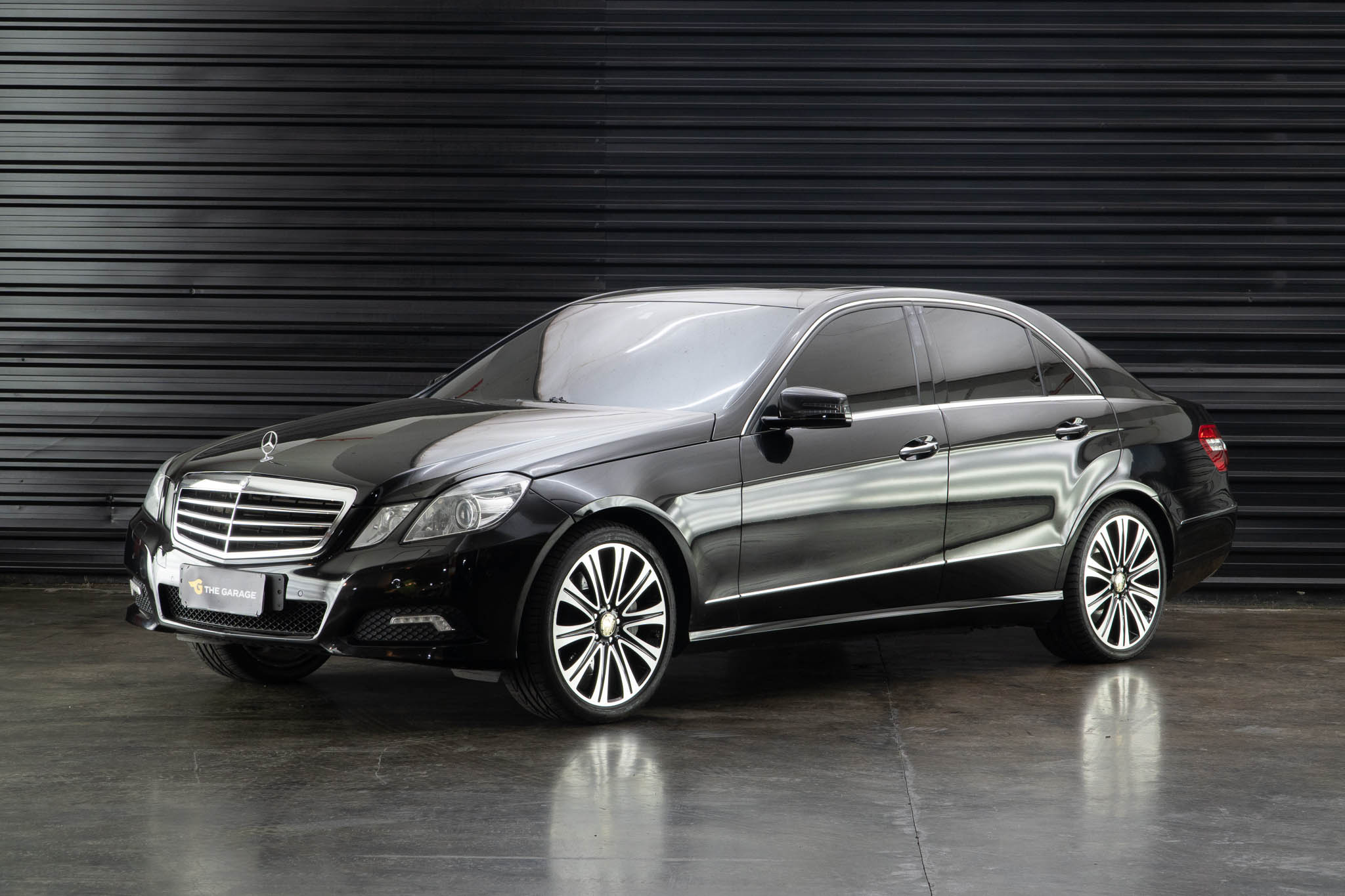 2010-Mercedes-Benz-E500-Avantgarde-Executive-venda-the-garage-for-sale--25