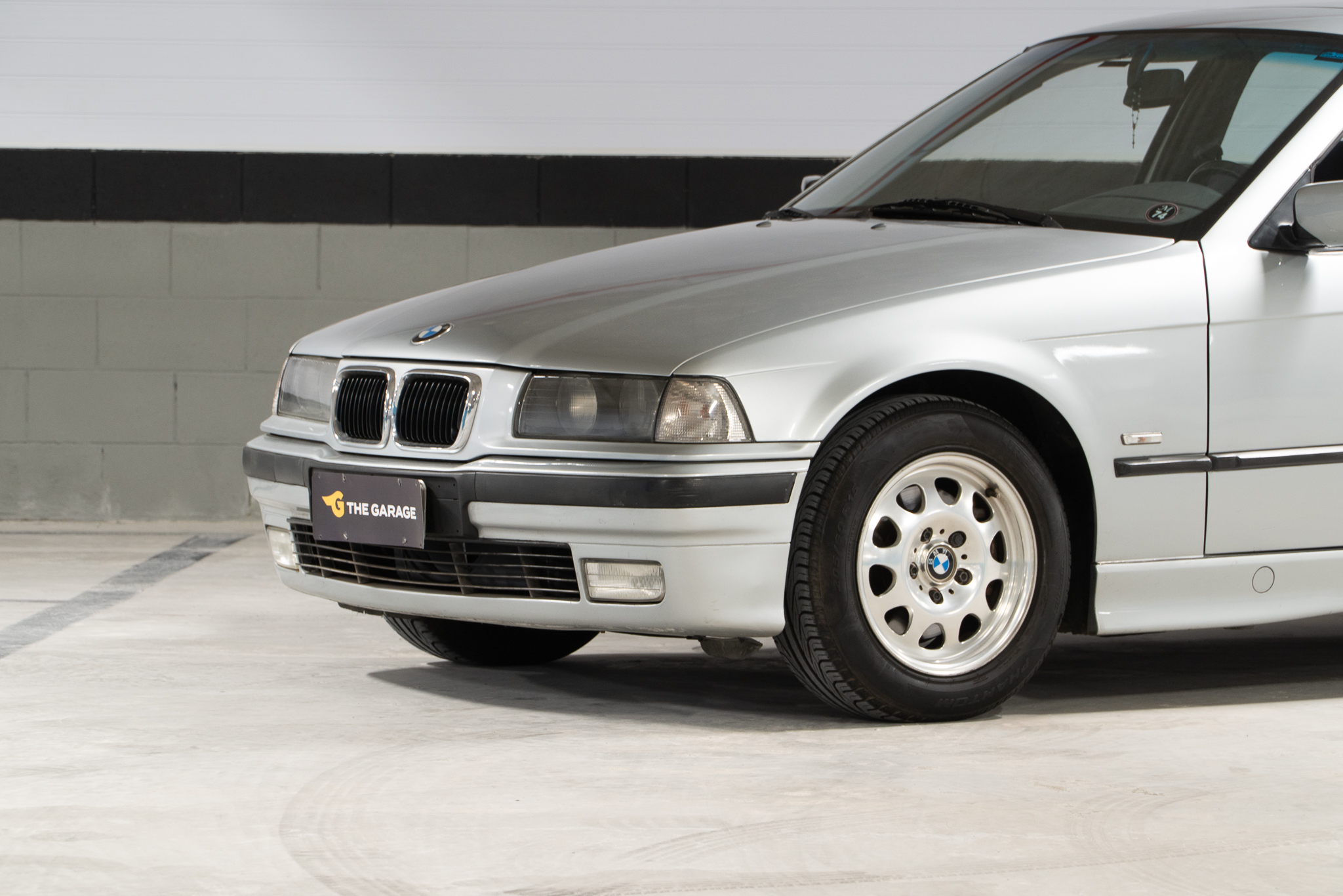 BMW 323i 1998