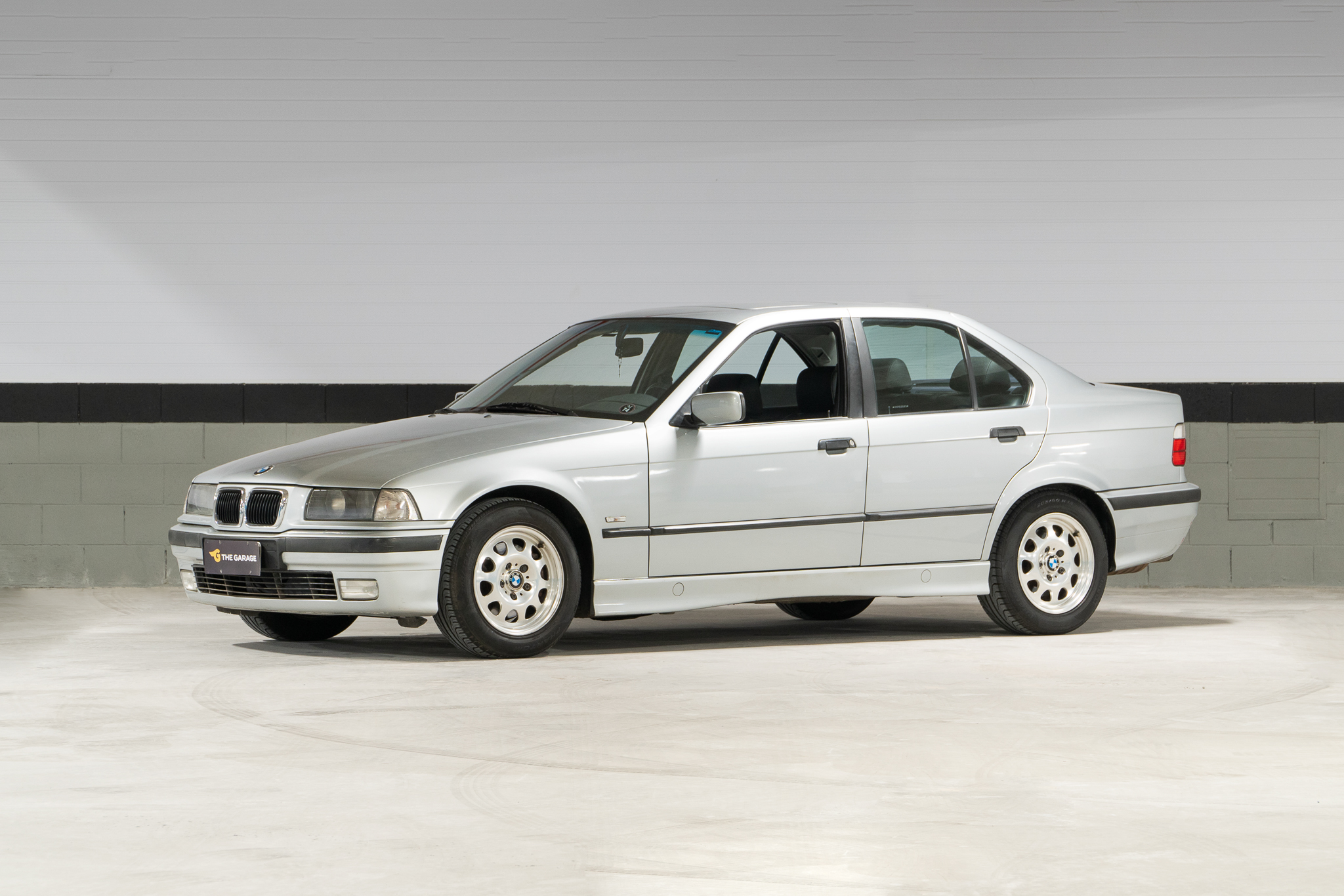 BMW 323i 1998