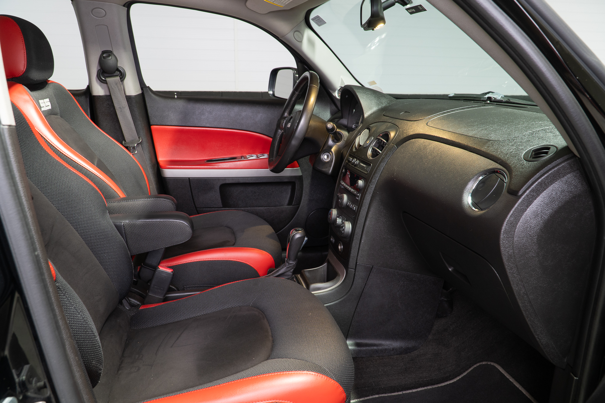 2008 Chevrolet HHR SS interior