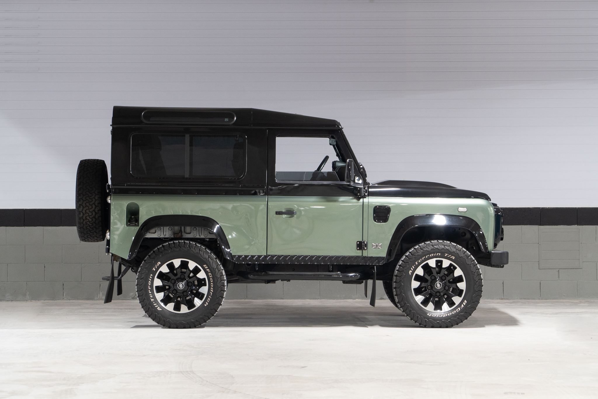 2008-Land-Rover-Defender-90-PUMA-venda-the-garage-for-sale (16 of 20)