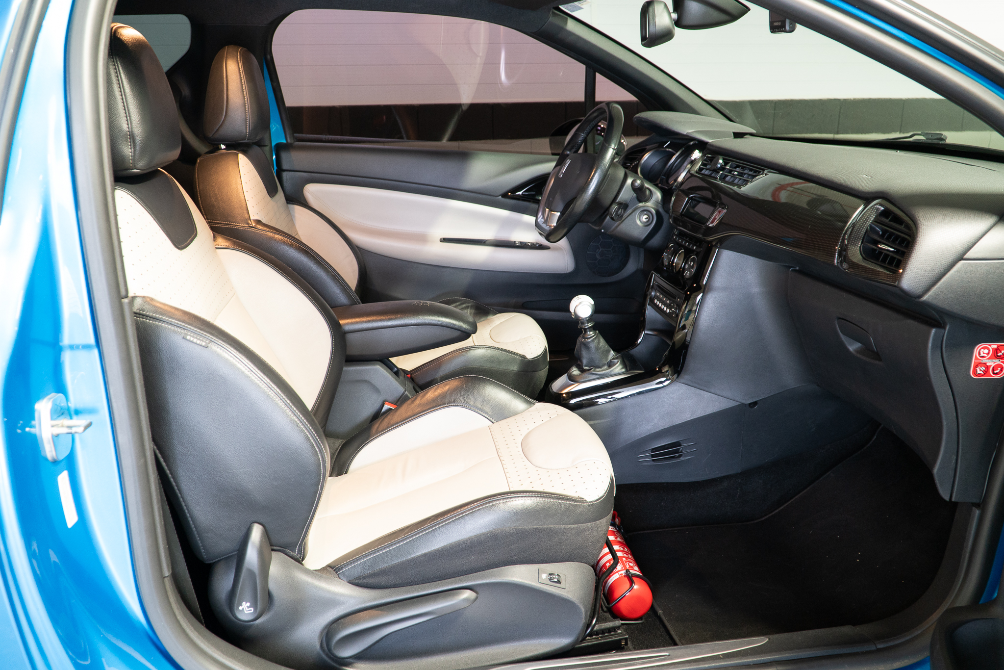 2012 Citroen DS3 Turbo interior