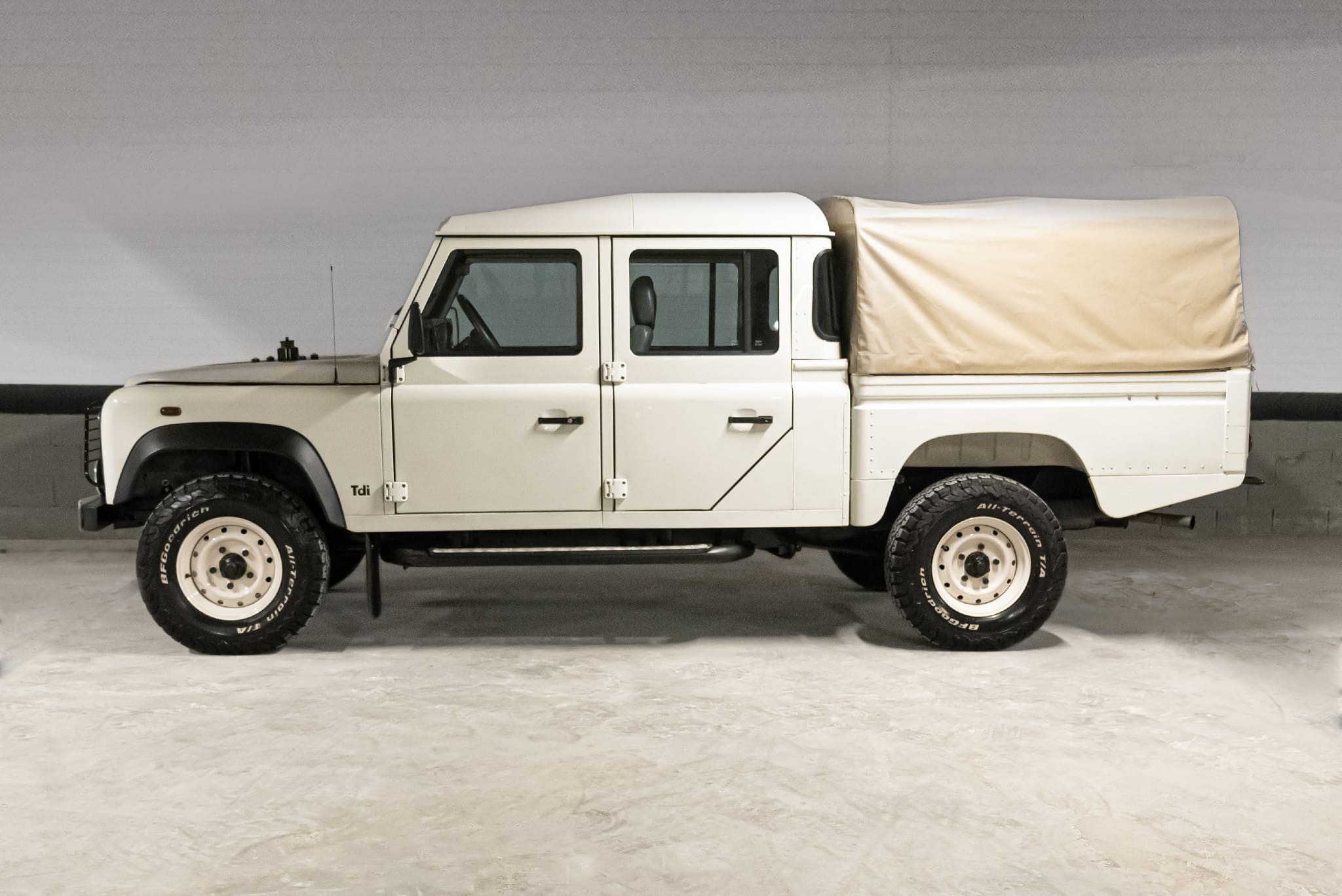 2004 Land Rover Defender 130 Venda Compra The Garage for Sale