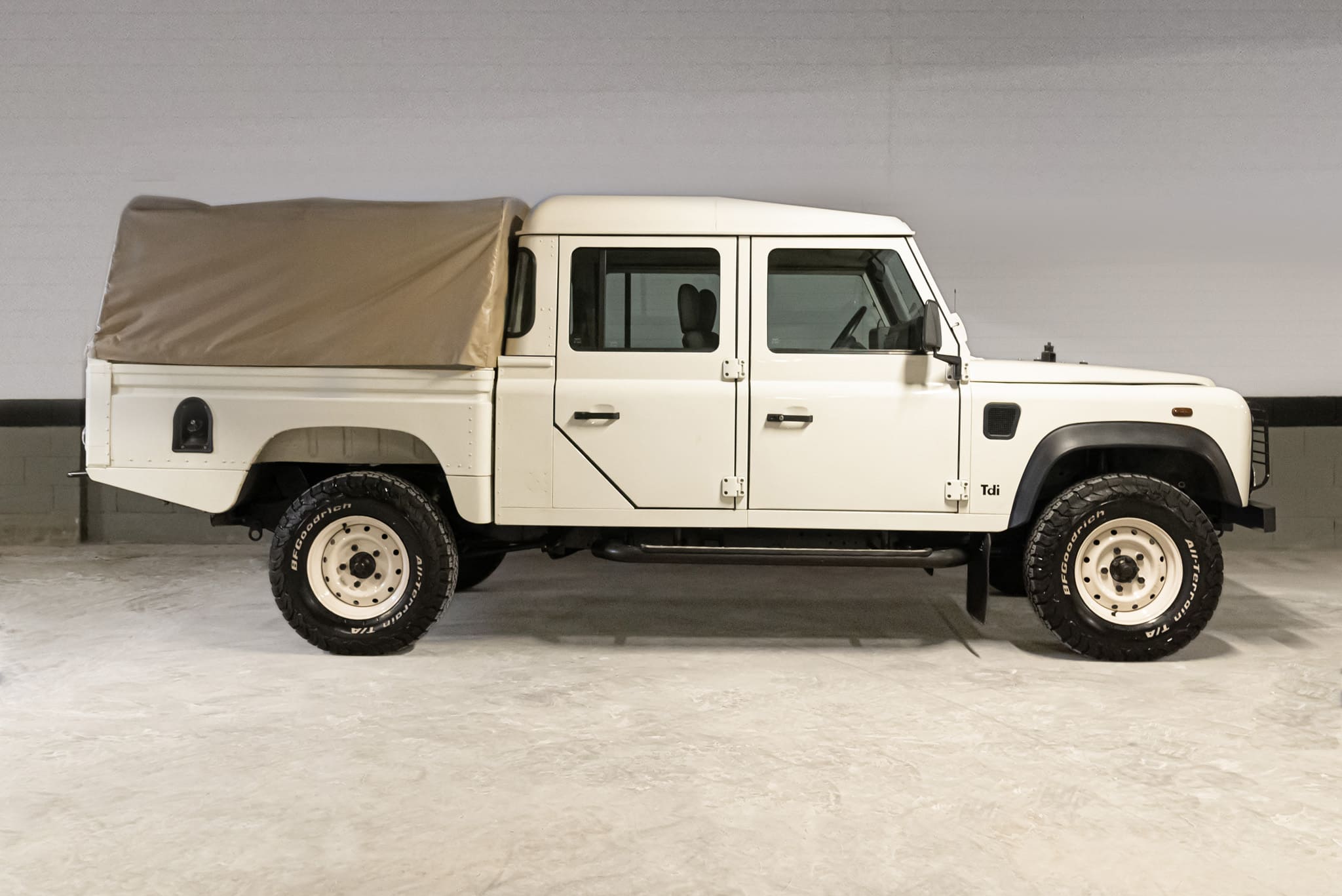 2004 Land Rover Defender 130 Venda Compra The Garage for Sale