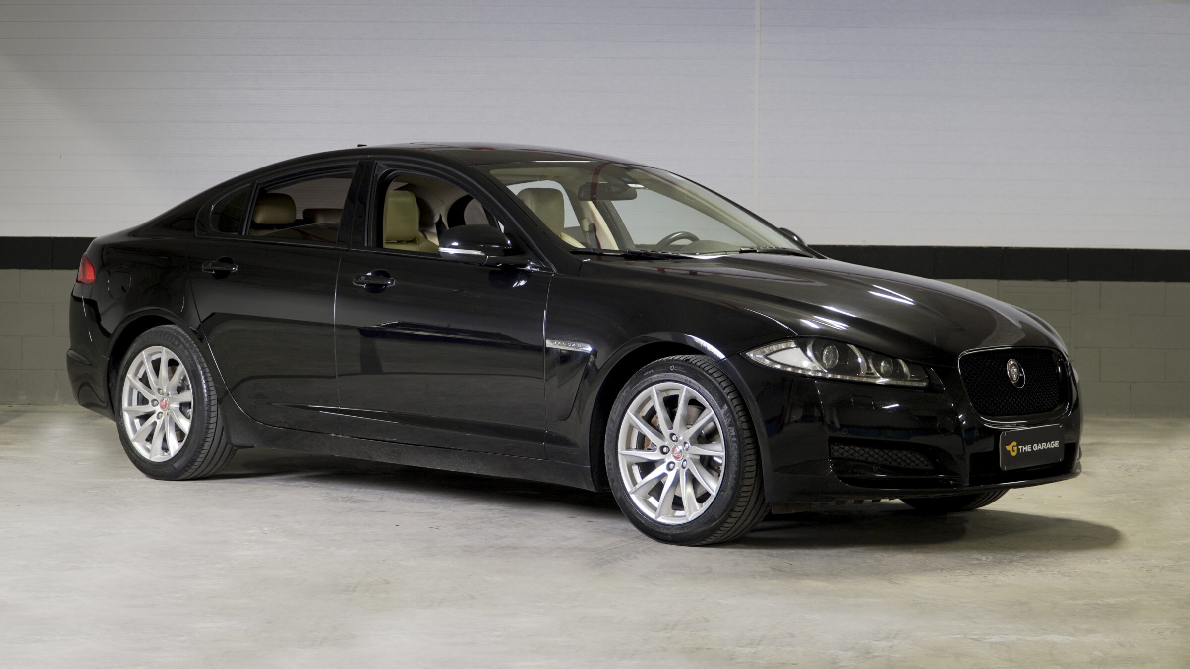 2014 Jaguar XF Premium Luxury Venda Compra The Garage for Sale