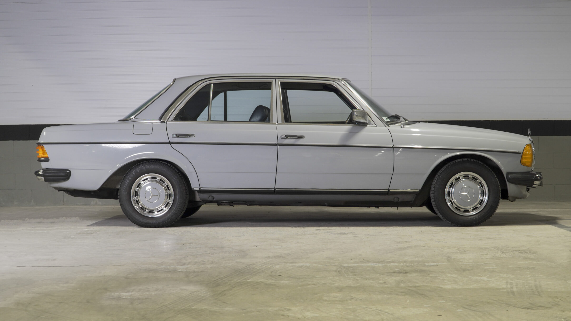 1984 Mercedes-Benz 300D Venda Compra The Garage for Sale