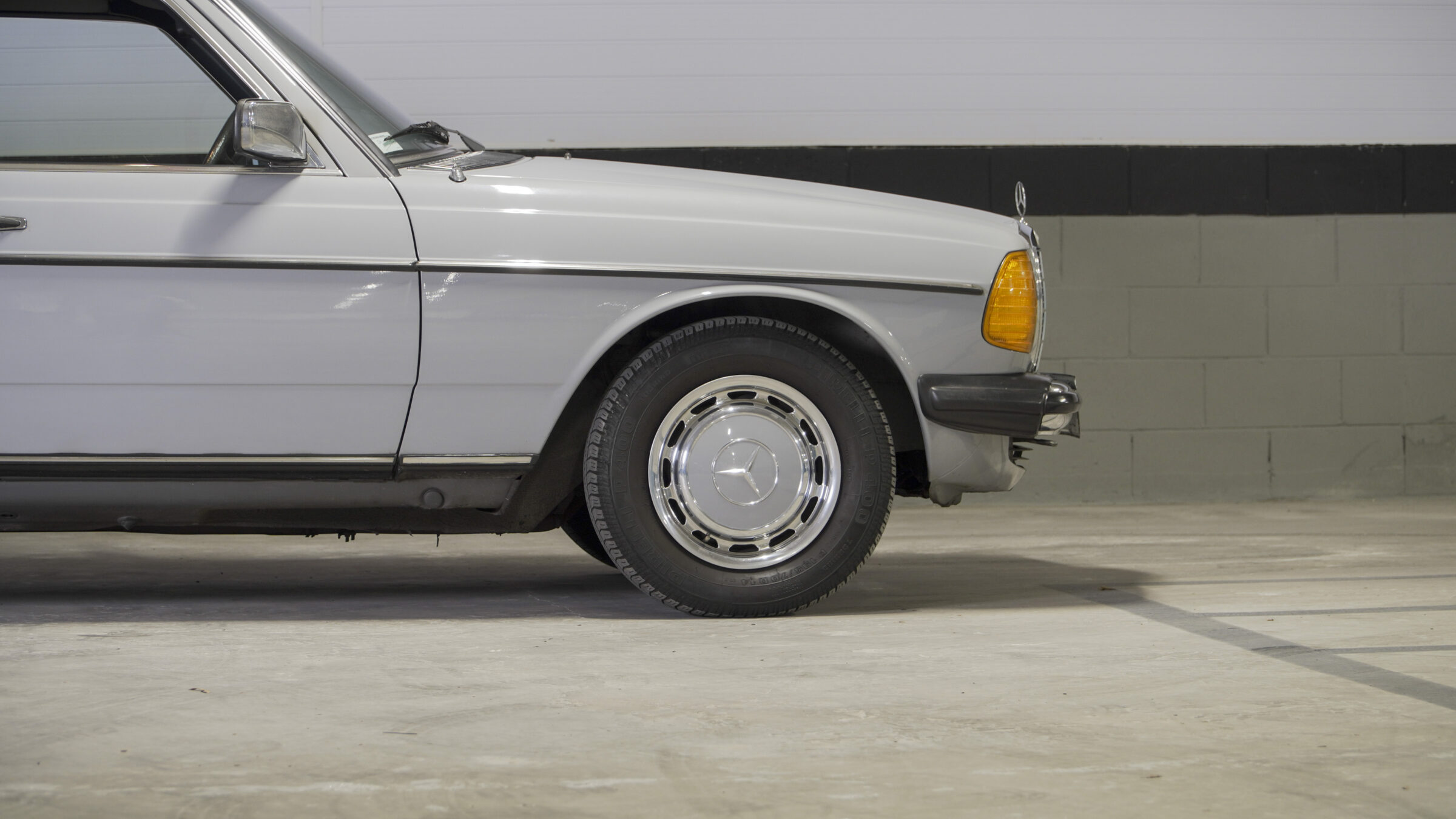 1984 Mercedes-Benz 300D Venda Compra The Garage for Sale