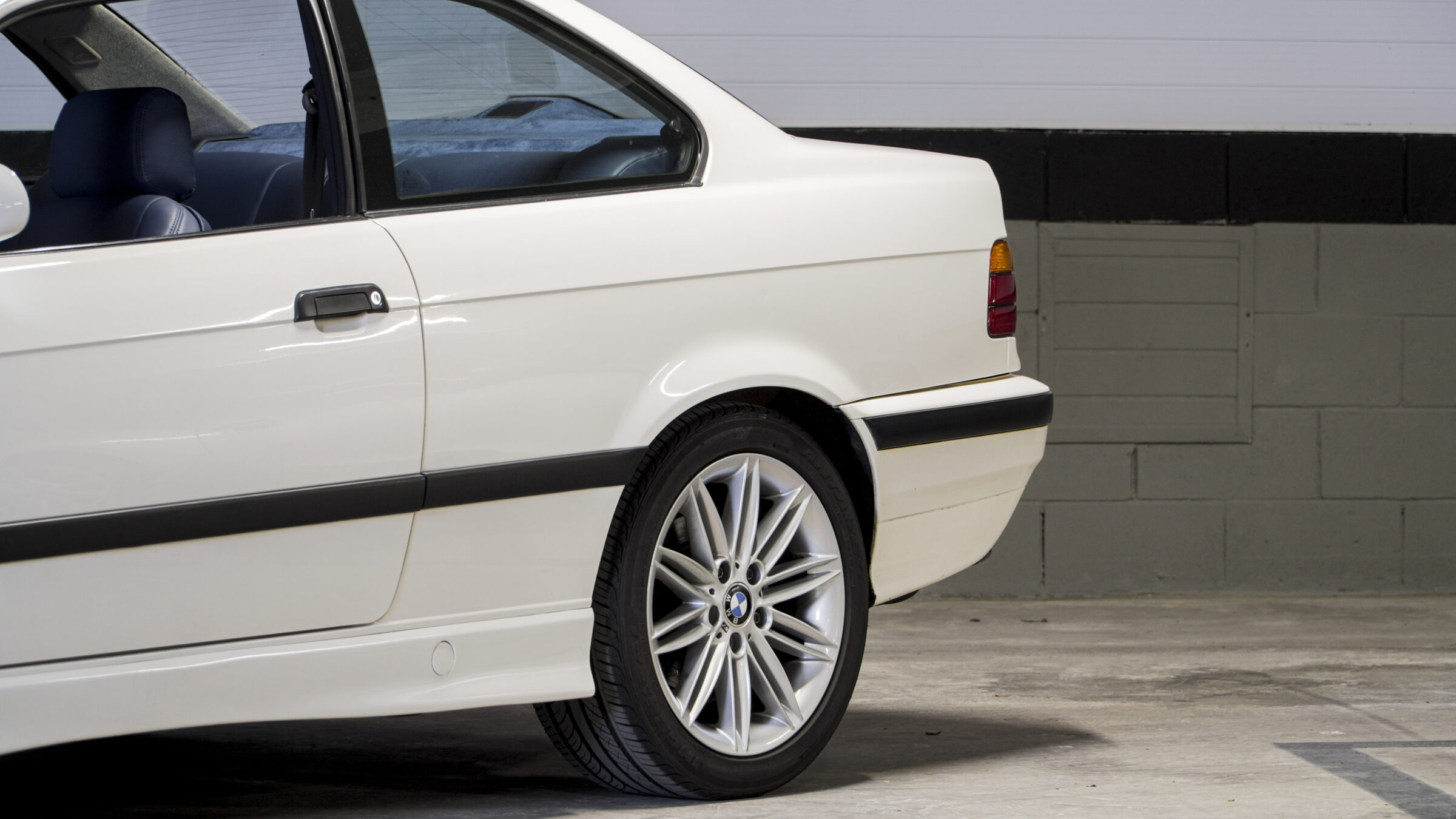 1992 BMW 325i Coupe Venda Compra The Garage For Sale