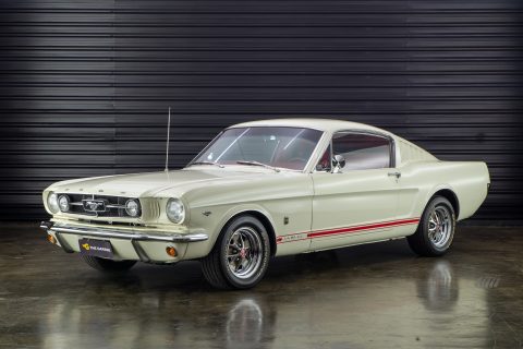 1965 Ford Mustang V8 Fastback a venda carros premium