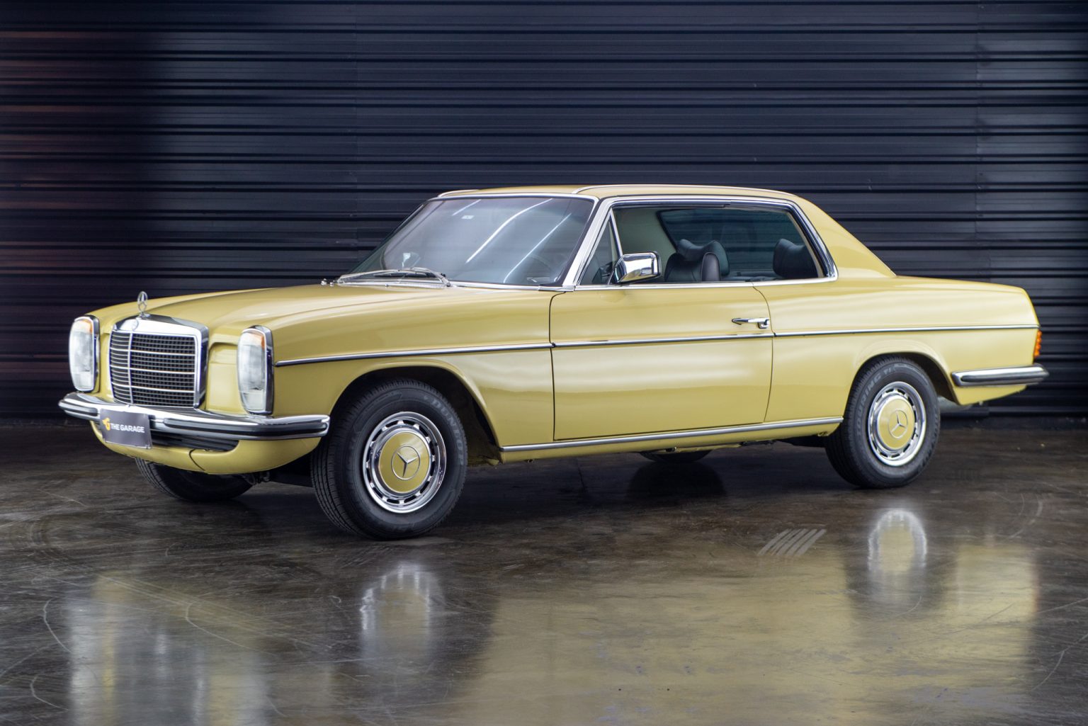 1974 Mercedes Benz 280CE W114 a venda the garage