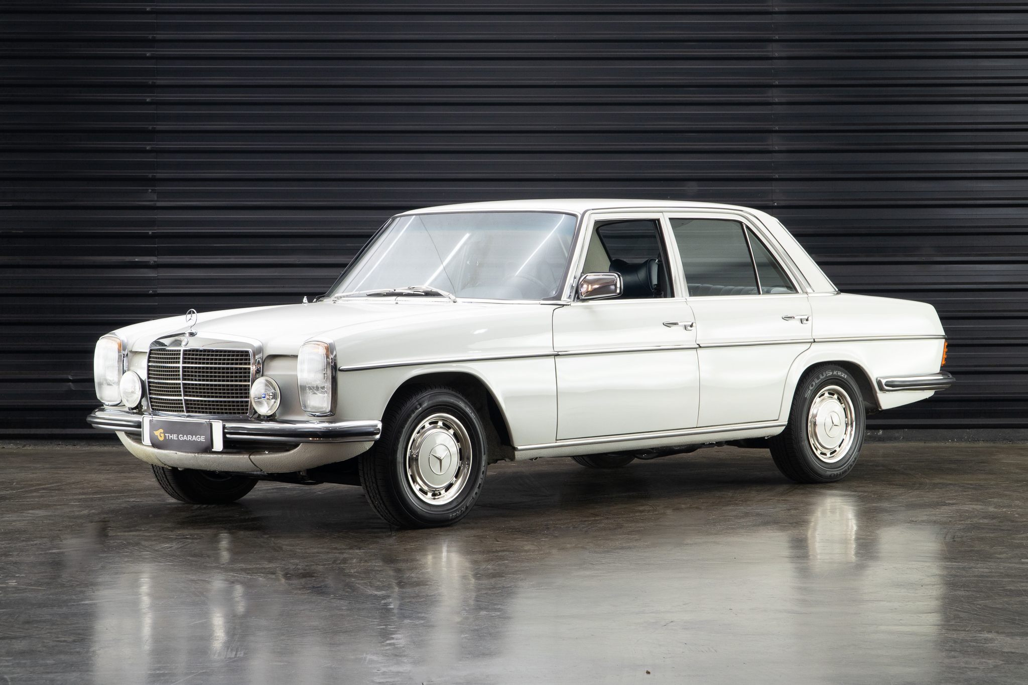 1974 Mercedes-Benz 280E a venda for sale the garage