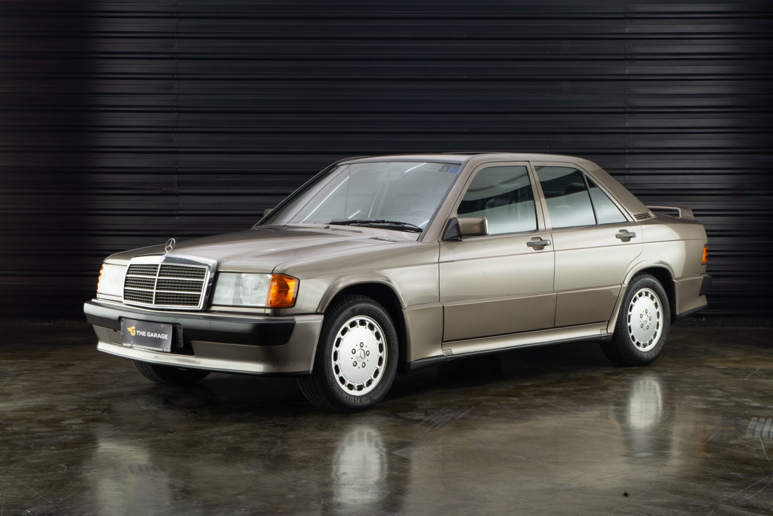 1985 Mercedes Bnez 190e a venda the garage