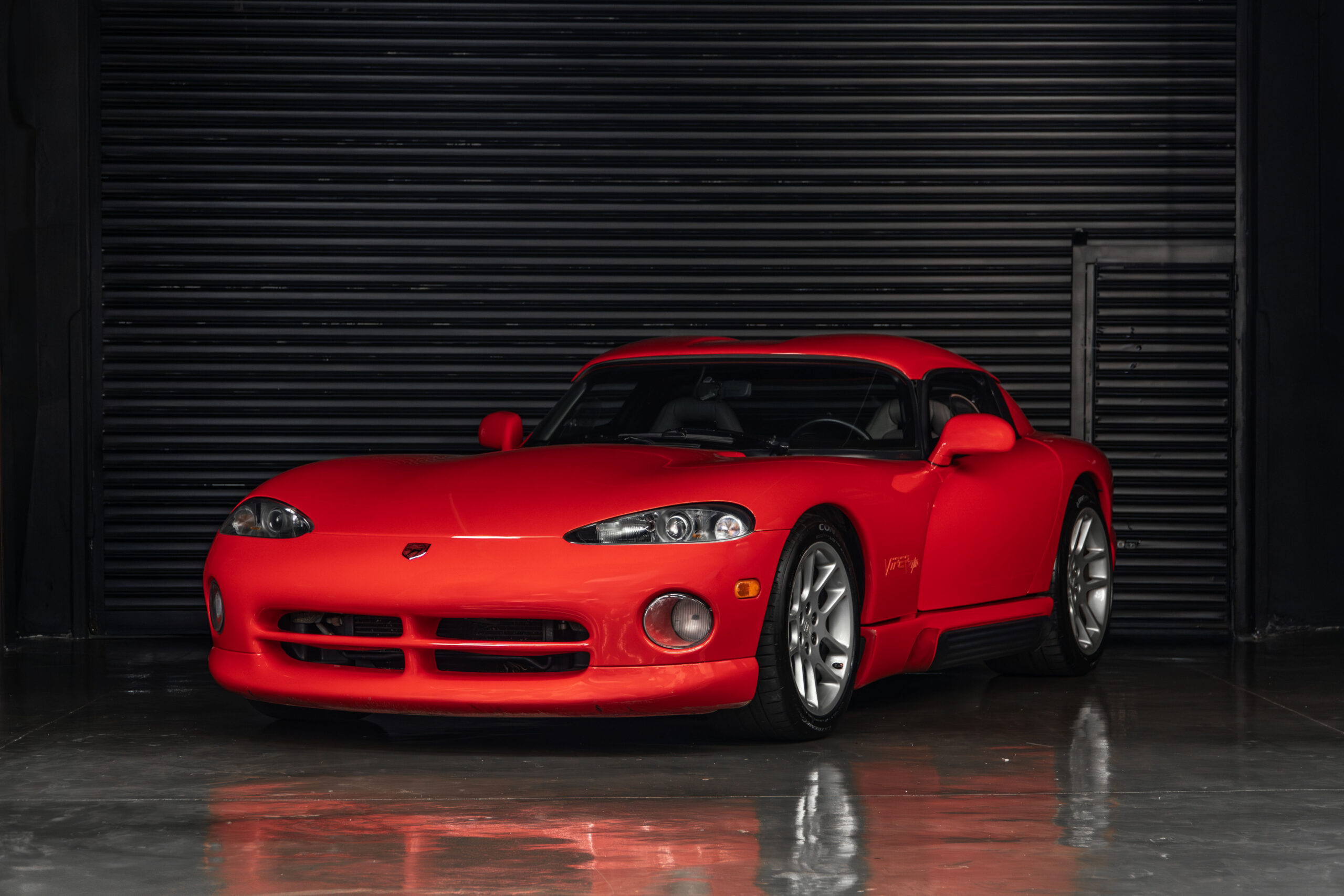 洋楽 Lee Dogg (Viper) 1993 Dodge Viper RT10 - The Garage Warehouse