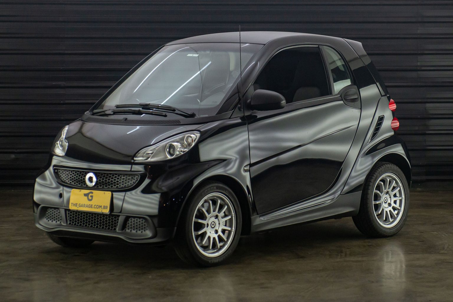 2015-Smart-FORTWO-Coupe-Micro-Hybrid-a-venda-sao-paulo-sp-for-sale-the-garage-classicos-a-carros-antigos-2