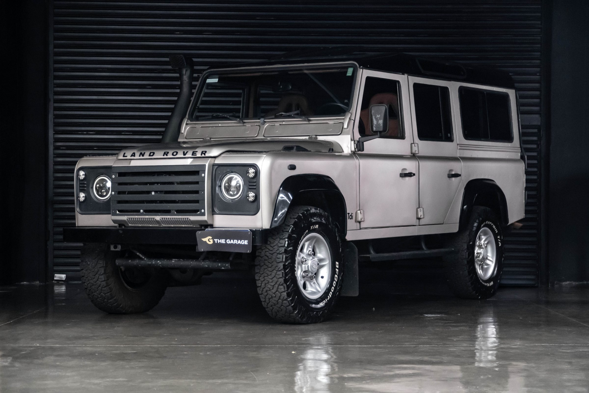 2001 Land Rover Defender 110 Venda Compra The Garage for Sale