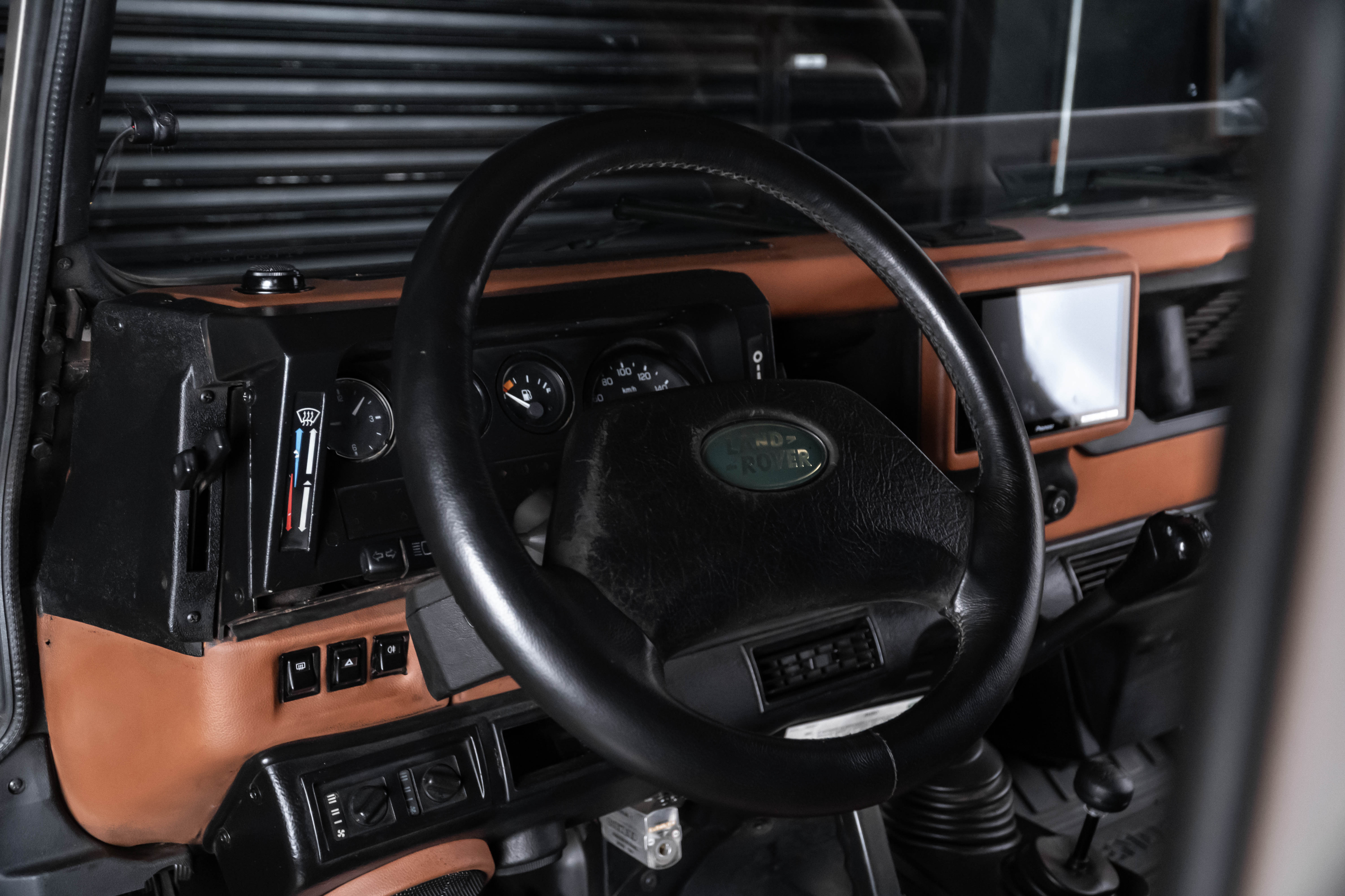 2001 Land Rover Defender 110 Venda Compra The Garage for Sale