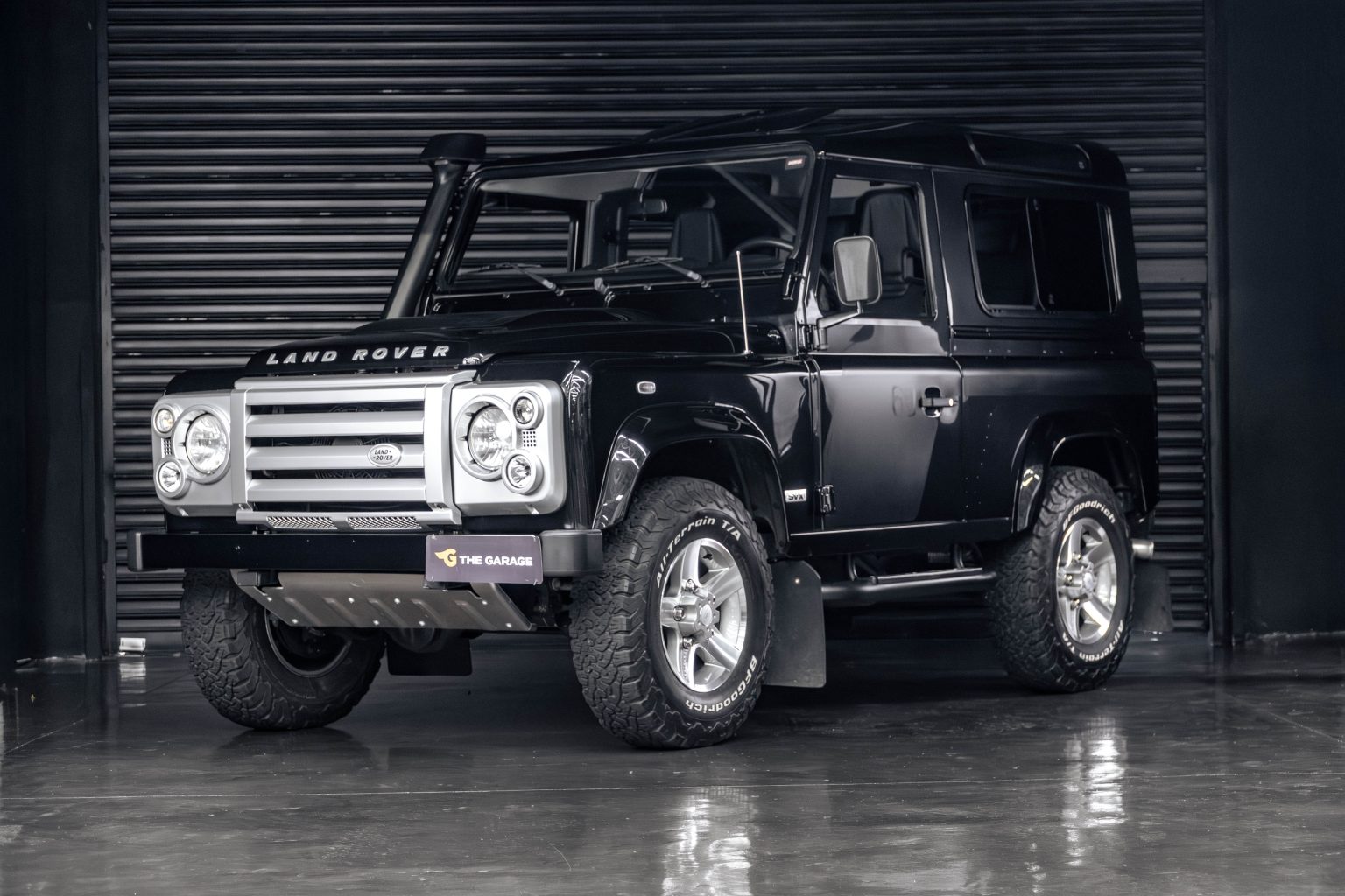 2009 Land Rover Defender 90 SVX Venda Compra The Garage for Sale