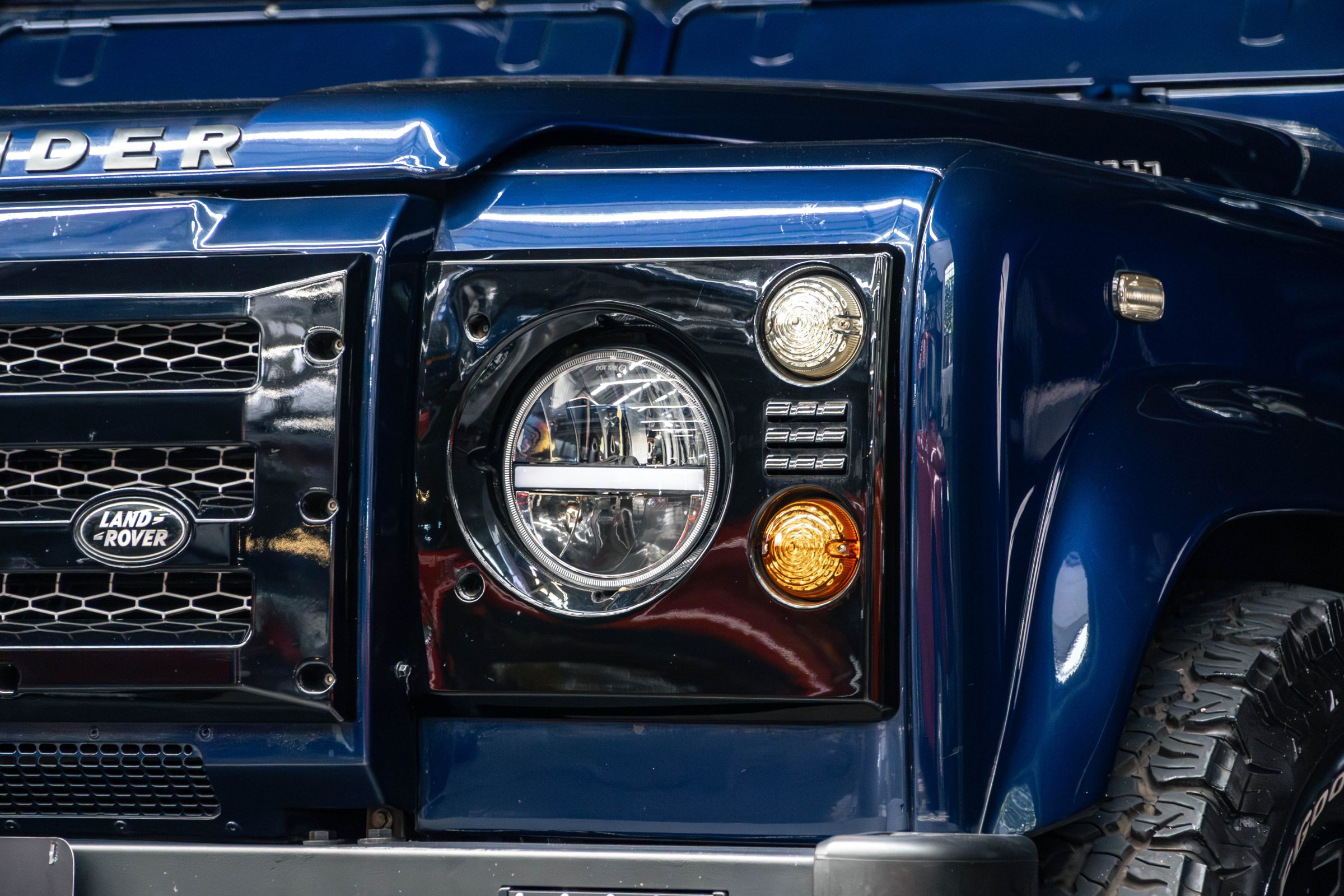 2001 Land Rover Defender 90 Venda Compra The Garage For Sale