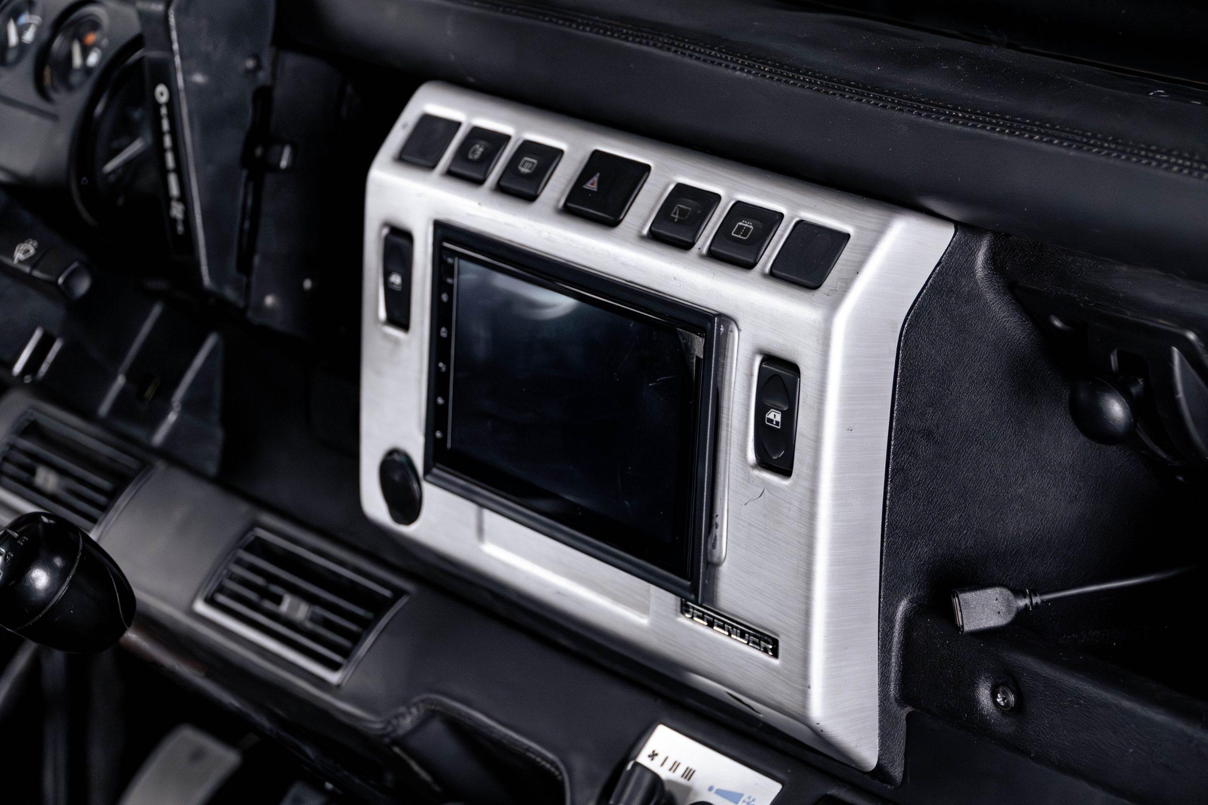 2003 Land Rover Defender 110 Venda Compra The Garage For Sale