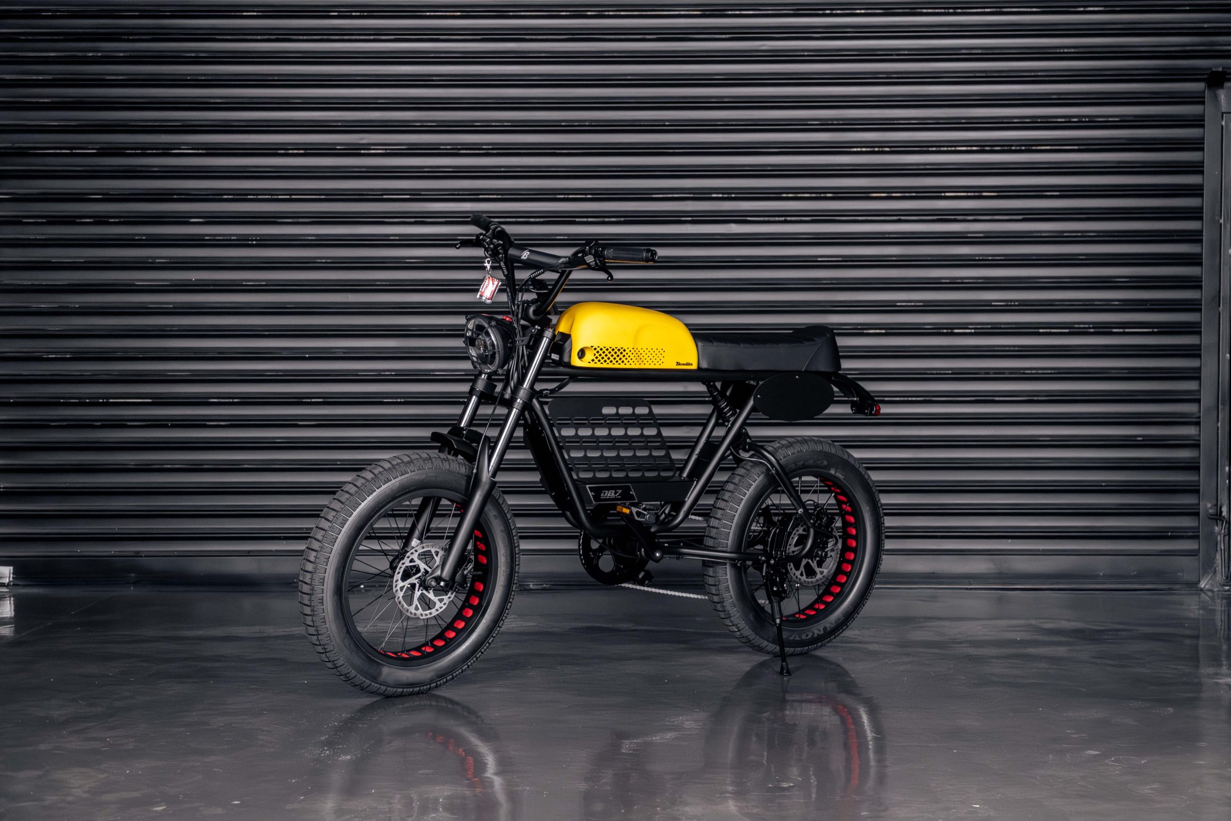 2025 Bendita Venda Compra The Garage For Sale