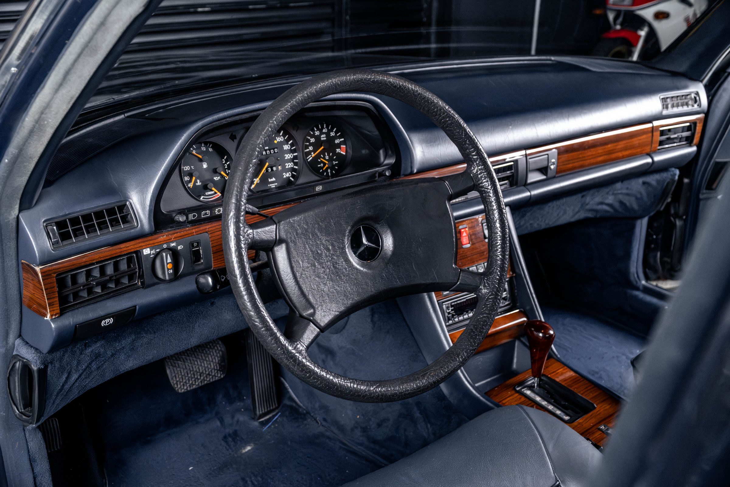 1981 Mercedes-Benz 280 SE Venda Compra The Garage For Sale