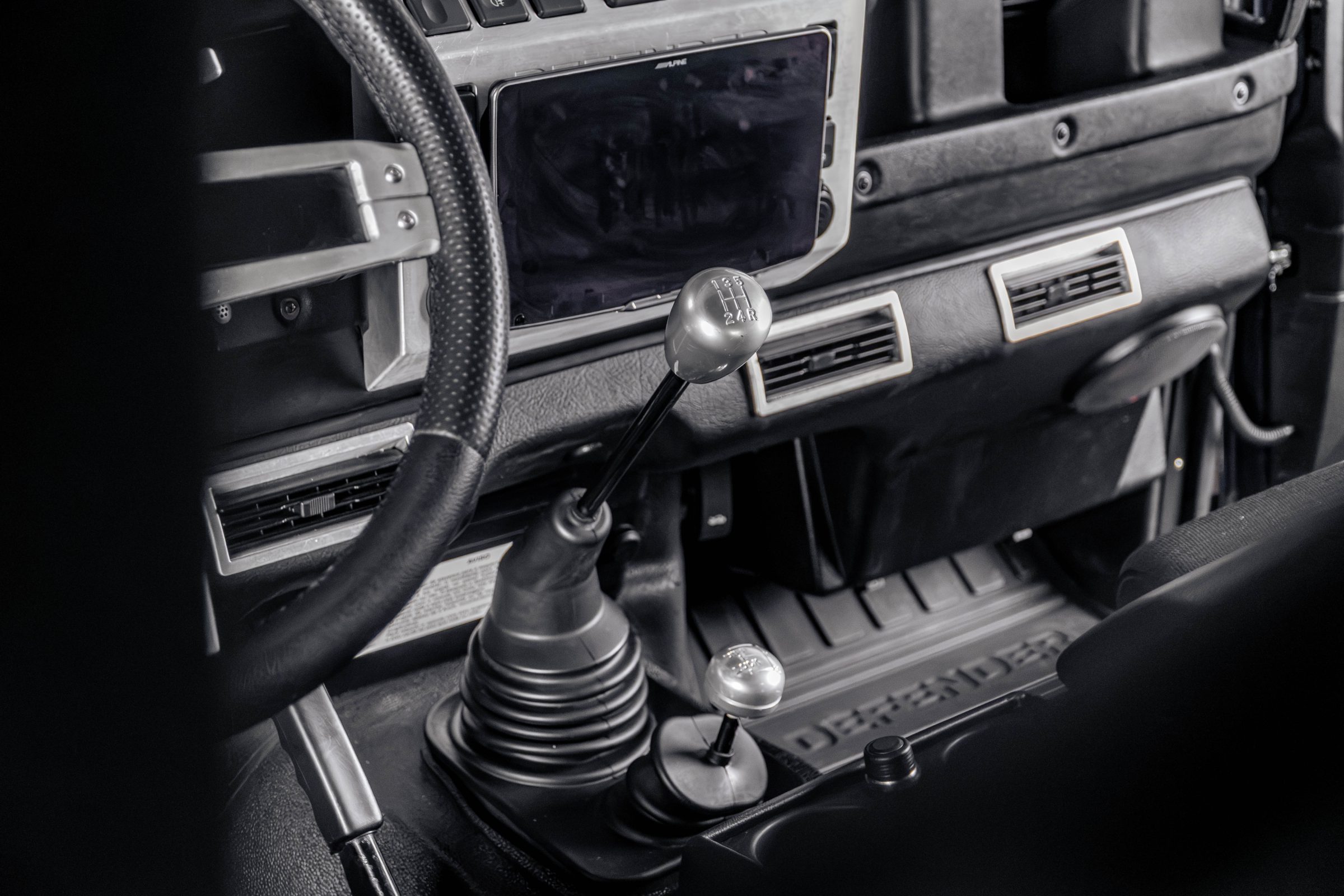 2001 Land Rover Defender 90 CSW Venda Compra The Garage For Sale