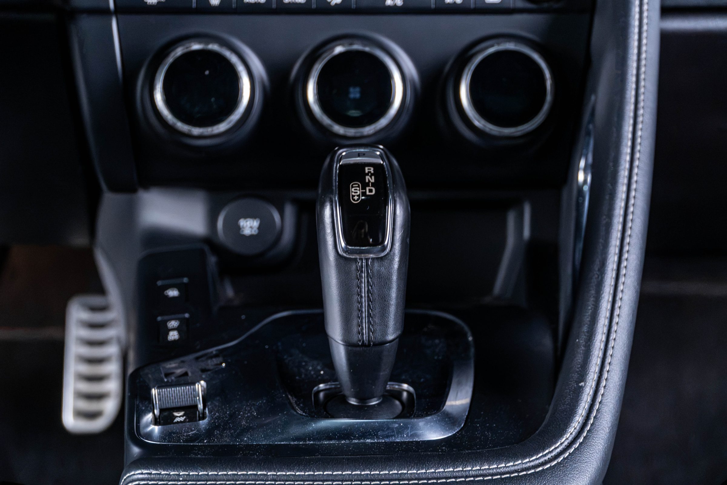 2018 Jaguar E-Pace P300 SE R-Dynamic Venda Compra The Garage For Sale