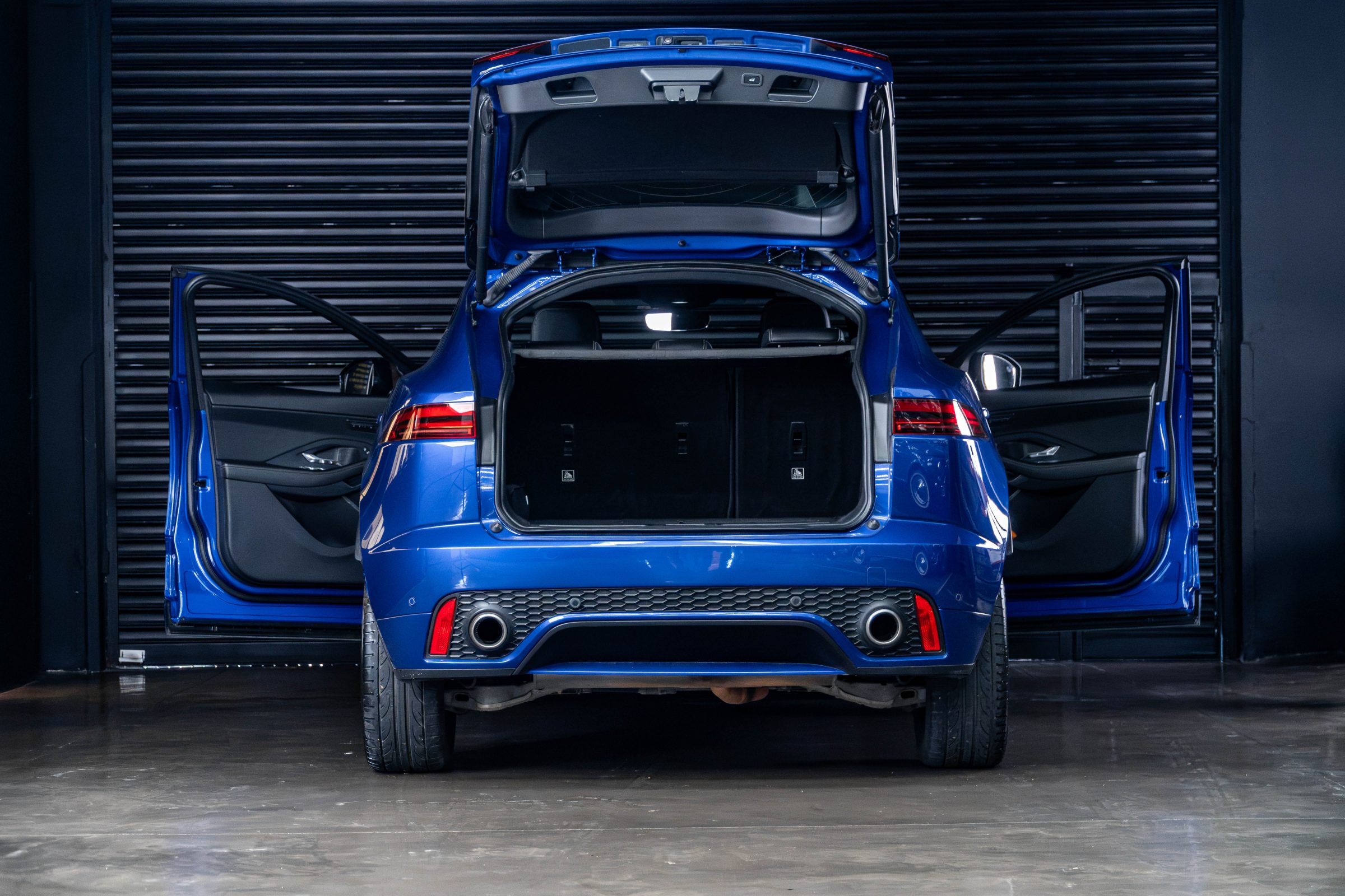 2018 Jaguar E-Pace P300 SE R-Dynamic Venda Compra The Garage For Sale