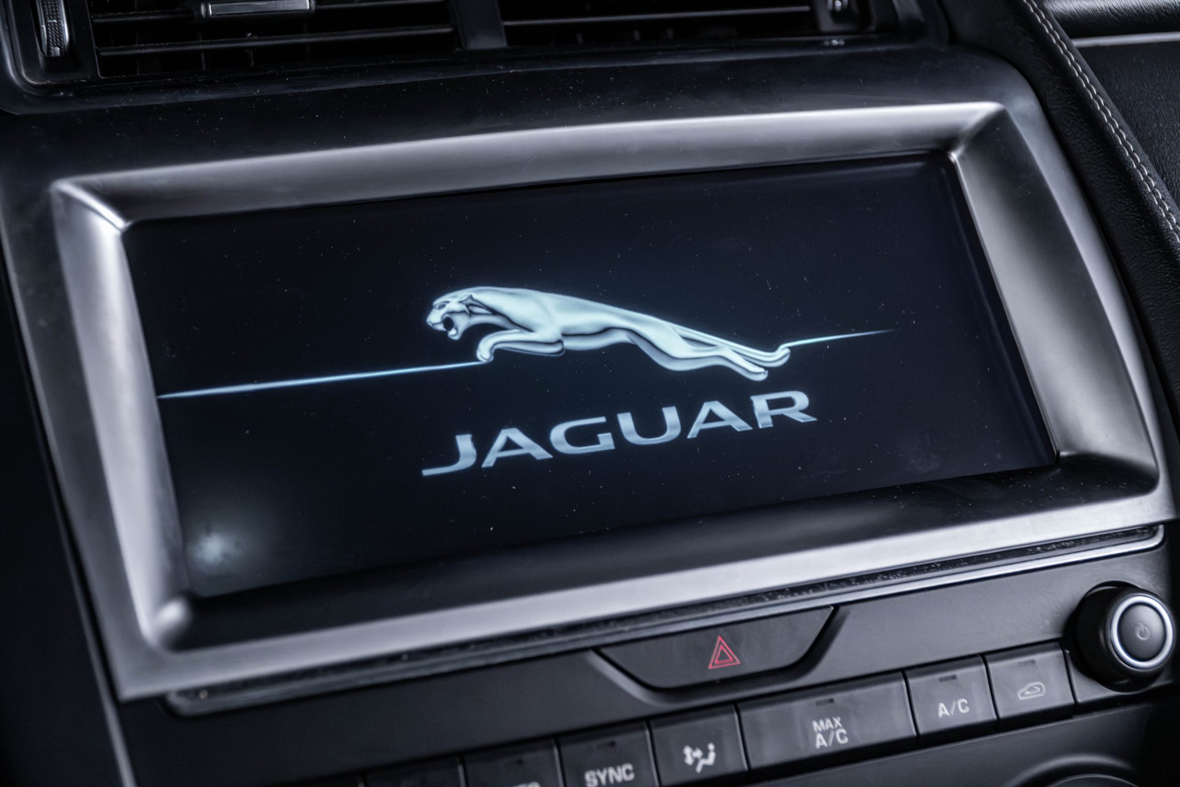 2018 Jaguar E-Pace P300 SE R-Dynamic Venda Compra The Garage For Sale