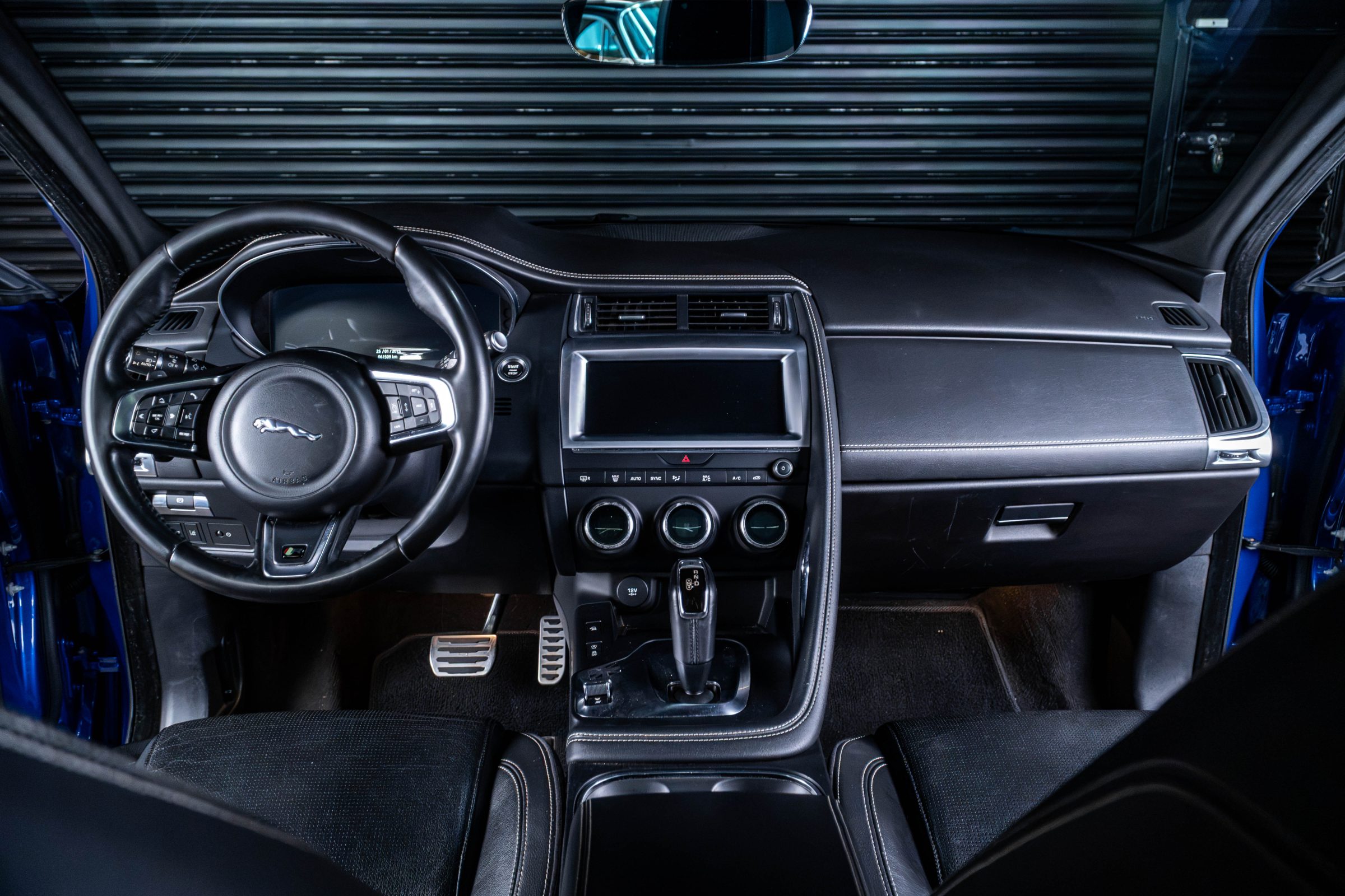 2018 Jaguar E-Pace P300 SE R-Dynamic Venda Compra The Garage For Sale